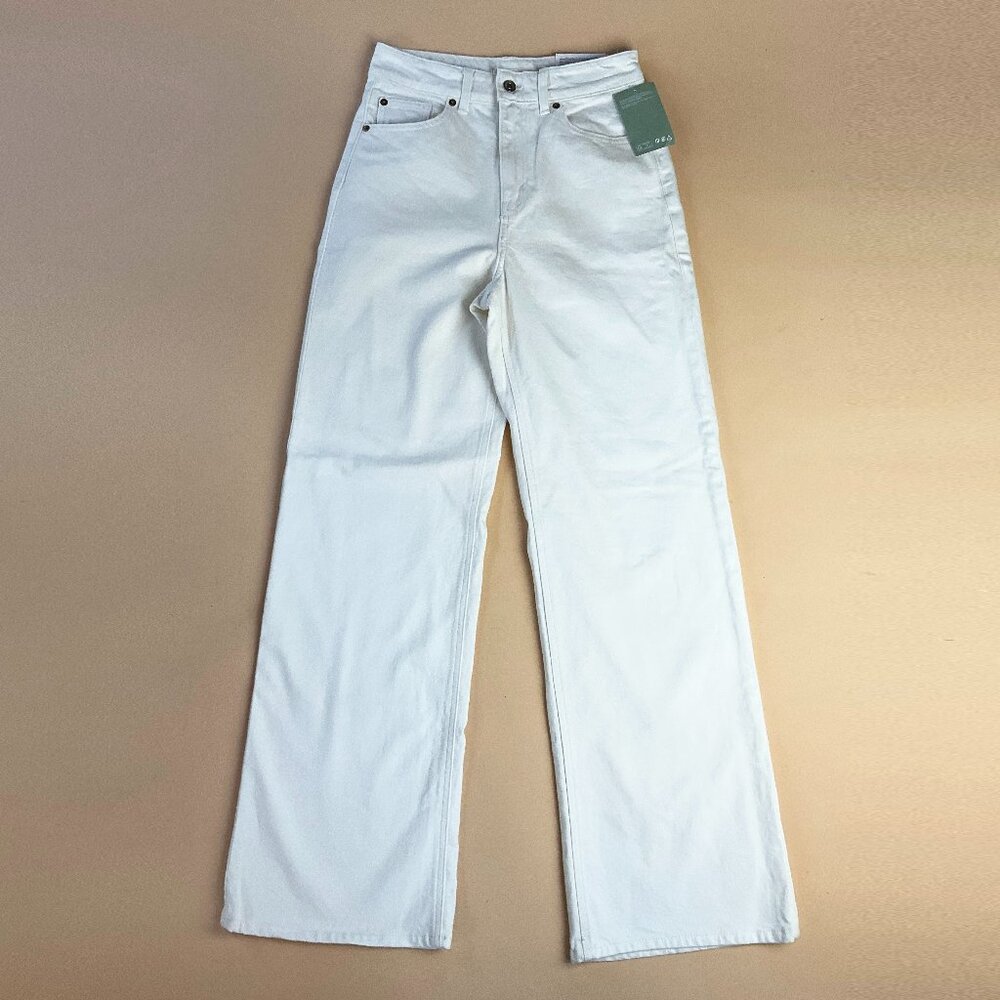NWT H&M Wide High Waist Jeans White - Size 6